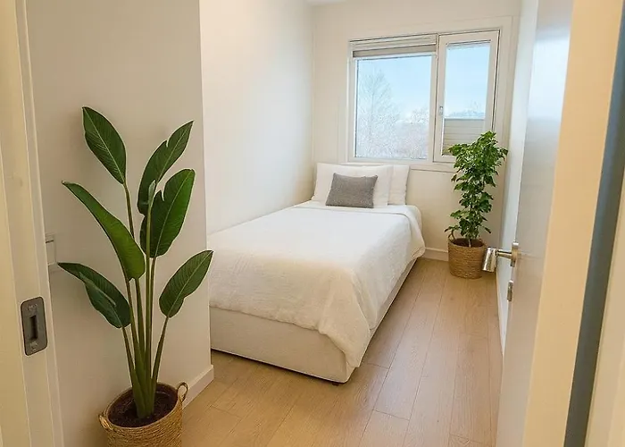 Close To Bus, S And The Sea Lägenhet